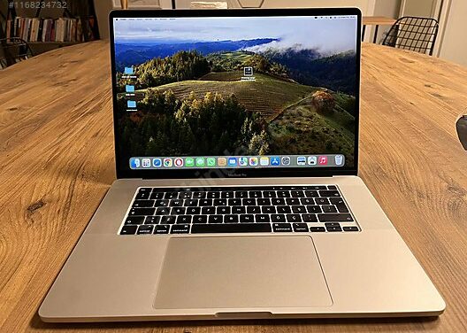 Cómo Elegir la Mejor MacBook para Estudiantes en Barcelona